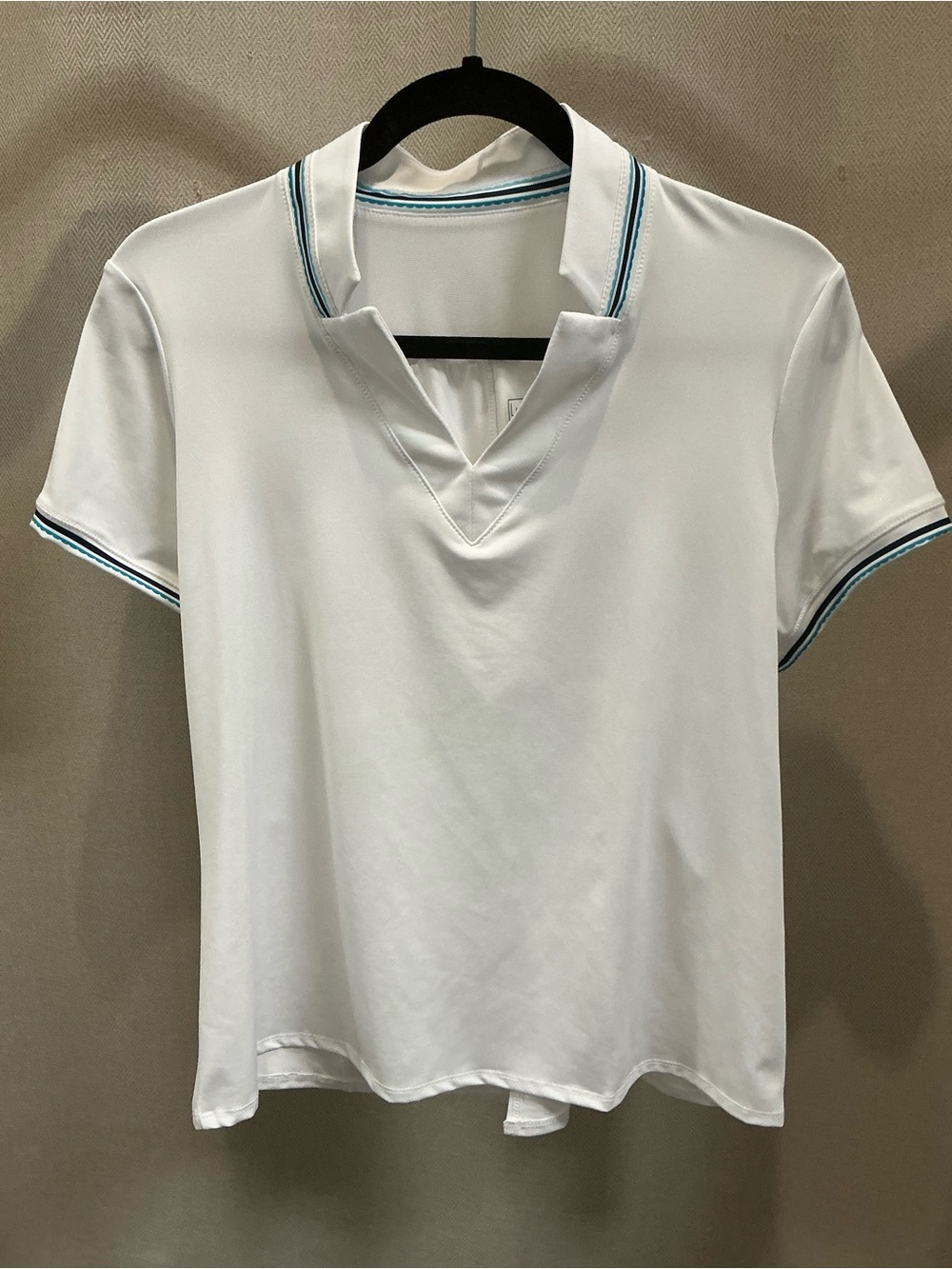 Lucky in Love Win It Notch Collar Aquamarine White